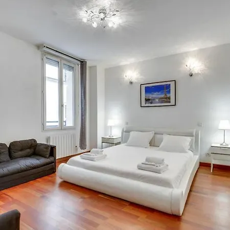 242 Jost - Superb Paris
